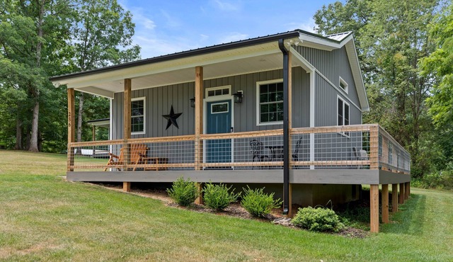 Blue Birch Cottage: A Romantic Couple's Cabin!