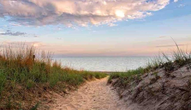 Blue Birdhouse - No Cleaning Fee - Pet Friendly - Dunes National Park