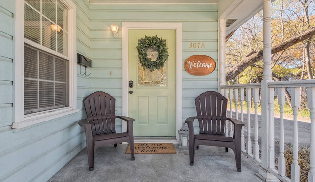 | Blue Bungalow | Luxury Downtown McKinney