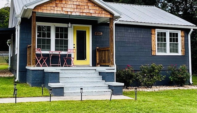 Blue Bungalow w/Free Golf Cart