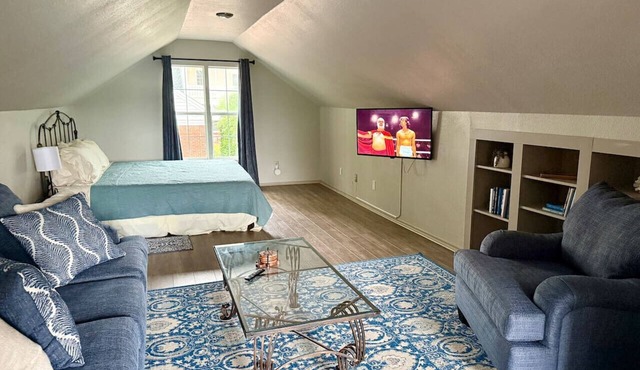 Blue Casita - So close to I-35W!