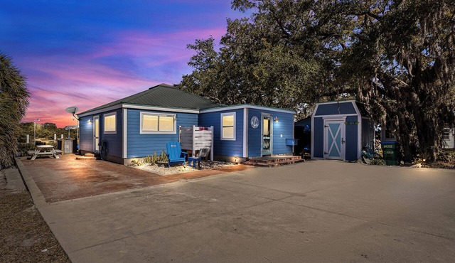 Blue Chair - Waterfront Dock w/Golf Cart Included