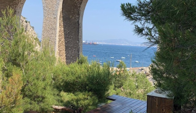 Blue coast, 200 metres from the sea, superb view, jacuzzi