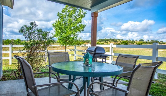 Blue Cottage | Close to Wineries | Peaceful