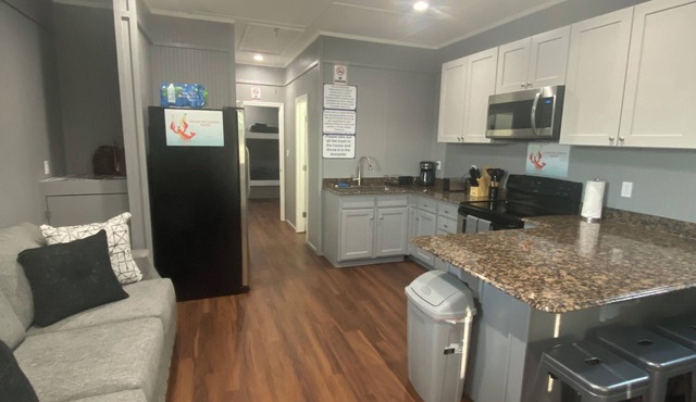 Blue crab house boat,Wi-Fi,Ice machine,sleeps 8,perfect place to fish🐠🎣🐟