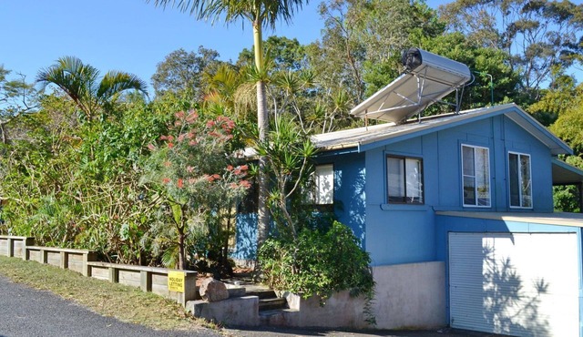 Blue Diamond Escape - Walk to the beach