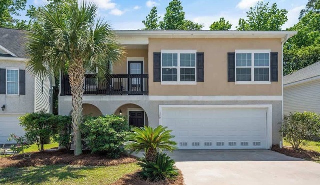 Blue Dog Inn | 3 Bed, 2 Bath