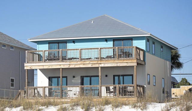 Blue Dolphin - Beautiufl Beach Front Home! Walk to Pier Park! 2 Master Suites