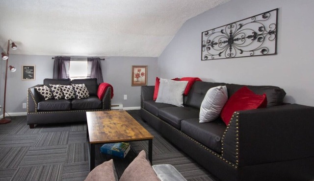 Blue Door Apartment - No Cleaning Fees