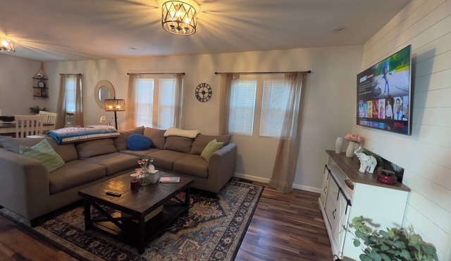 Blue Door Bungalownn