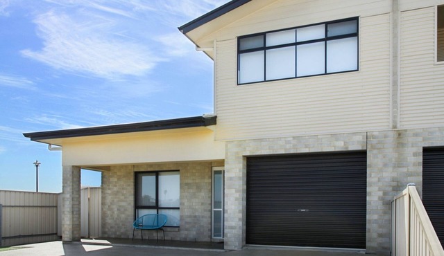 Blue Door Retreat - Excellent Off Peak Special! Nightly rates reduced!