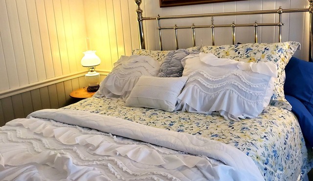 Blue Fields Room in Cascade Inn at Fall Creek Falls