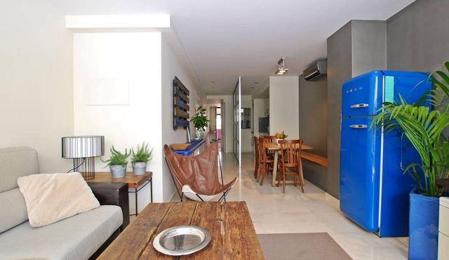 Blue fridge apartmen · Ideal for couples, near beach and well connected