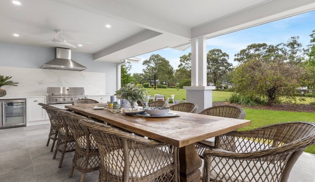 BLUE GUM ESCAPE - THE VINTAGE HOLIDAY HOUSES