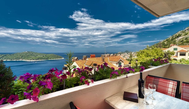 Blue Harmony Sea View Apartment
