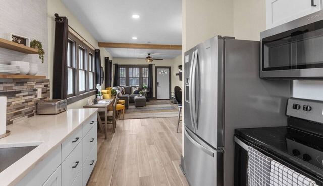 Blue Haven | 2 bed 1 bath | Newly Remodeled