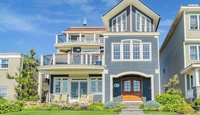 Blue Haven by the sea- Ocean Front Oasis in the Heart of the Jersey Shore