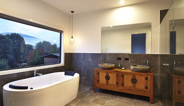 BLUE Haven In Bright Victoria