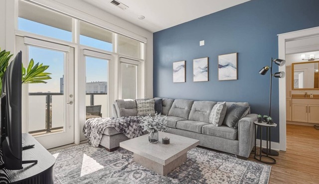 Blue Haven - Pool, City Views, Free Parking