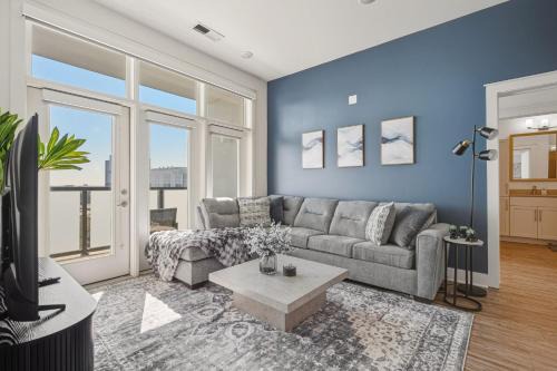Blue Haven - Pool, City Views, Free Parking