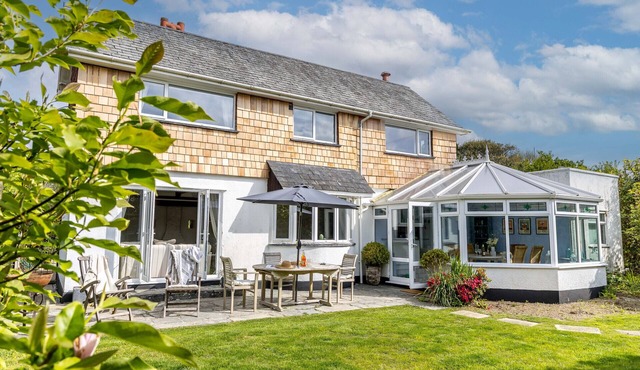 Blue Haze - Exclusive Duporth Estate with private beach access