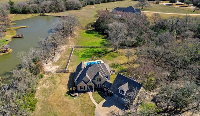 Blue Heron Hideaway- Float, Fish, Relax, Repeat- 10 mi to A&M, Pet-friendly