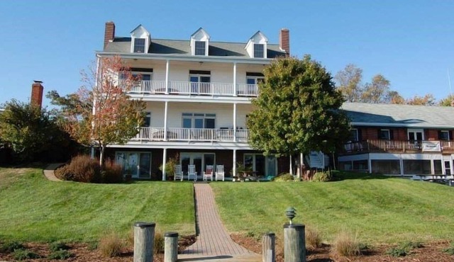 Blue Heron Inn - A Bed and Breakfast LLC