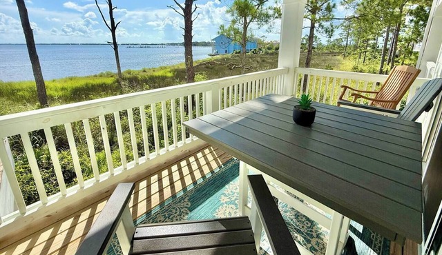 Blue Heron: Kayaks, Bay Views & more!