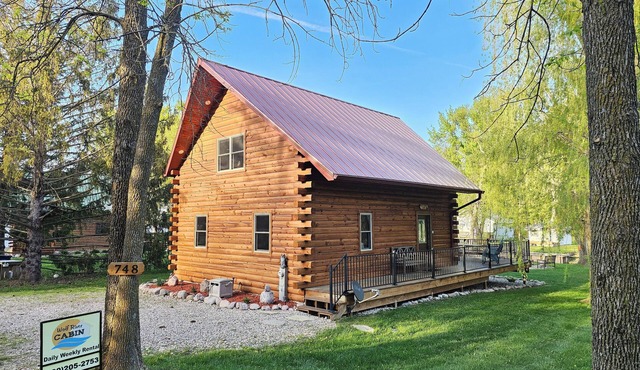 Blue Heron Lodge,Wolf River, Partridge Lake Channel Fremont Wisconsin