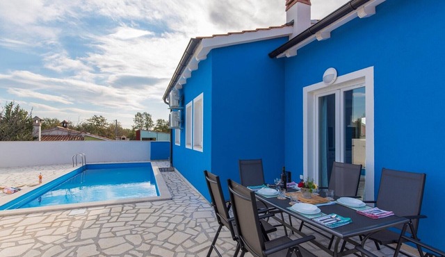Blue Holiday House with Private Pool