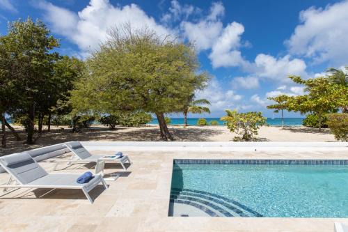 Blue Horizon Beach Bungalow