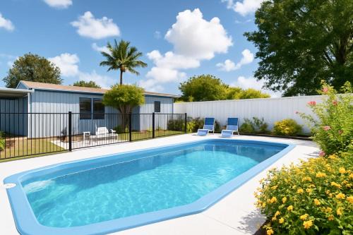Blue Horizon House with Private Pool. Pet Friendly