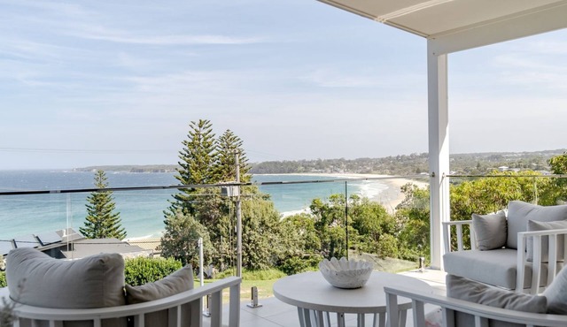 Blue Horizon in Mollymook Beach