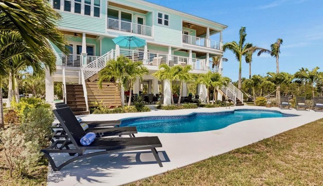 *BLUE HORIZON @ SUGARLOAF SHORES* Waterfront Home & Pool + LAST KEY SERVICES…