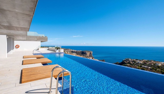 Blue Infinity 4 by Interhome