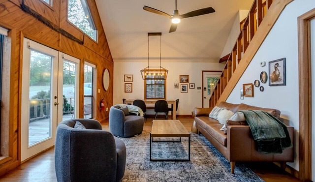 "Blue Jay": Mountain View Cabin! 5mi to Town