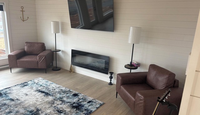 Blue Jellybean: Great ocean views and close to town