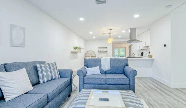 Blue Jewel - Coastal retreat by the beach with private patio including foosball