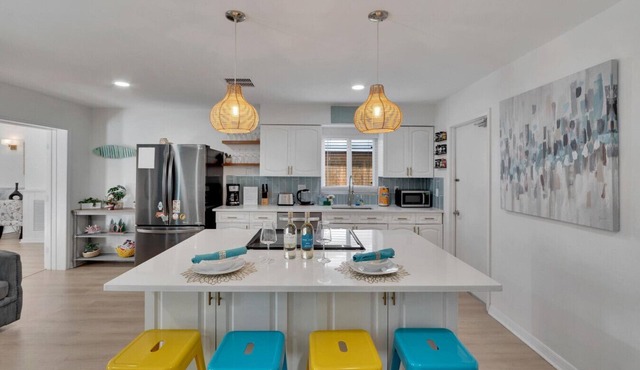 Blue lagoon | heated pool home oasis