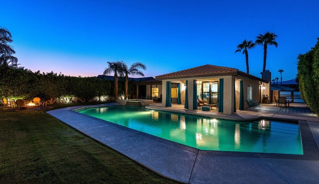 Blue Lagoon Pool Oasis RVC 001134