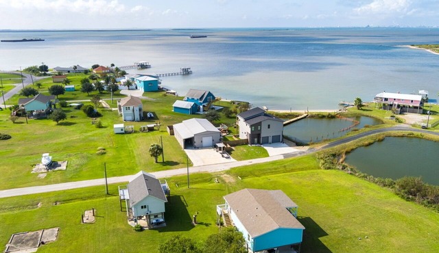 Blue Lagoon - Super cute, water/bay view, close to beach and bay!