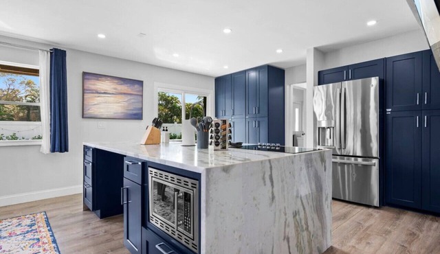 `Blue Lagoon` Waterfront, Heated Salt Pool