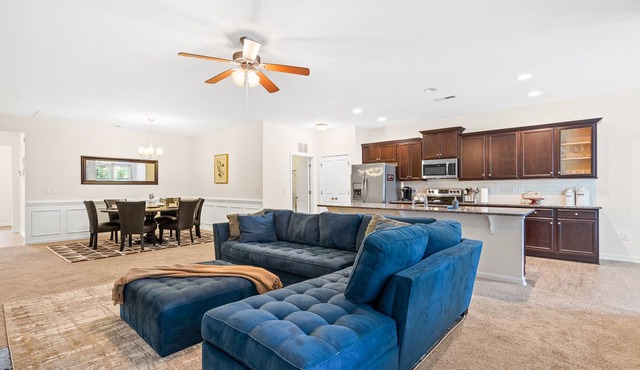 Blue Mallow retreat with pool access in the heart of Zebulon