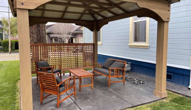 Blue Mist Victorian 5bed/2bath Victorian Gem