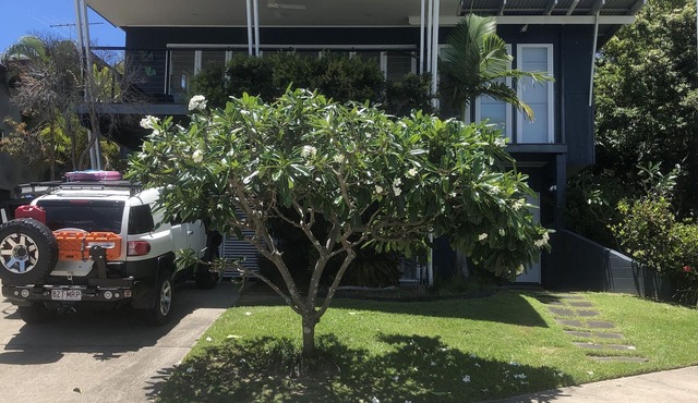 Blue Moon Beach House. Fabulous views. Free Wifi. Airconditioned bedrooms.