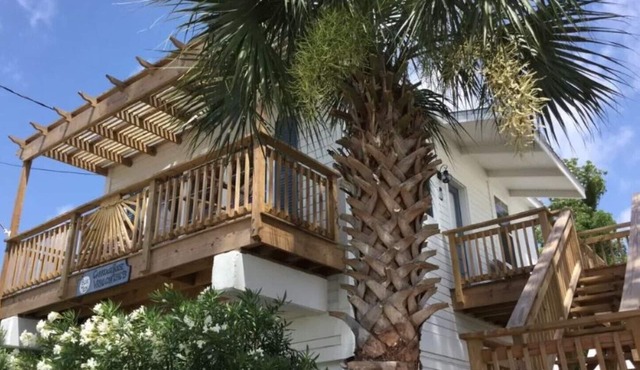 Blue Moon Carriage House Loft in historic Apalachicola FL downtown district