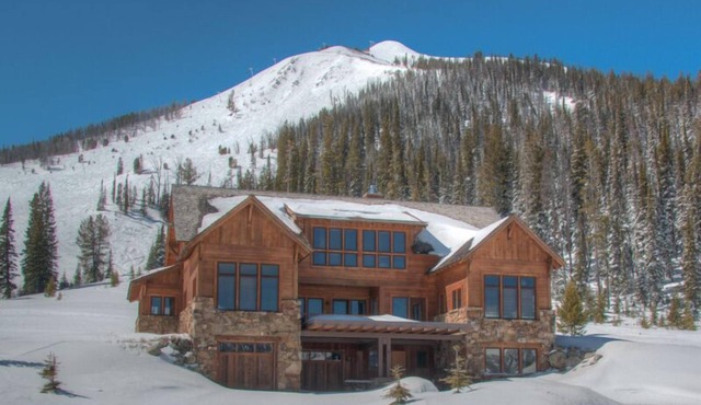 Blue Moon Chalet - Best Family Ski in/Ski out! Luxurious House- Epic Location!