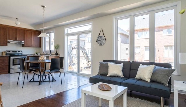 Blue Mountain 3-bedroom, 3-bath seasonal rental