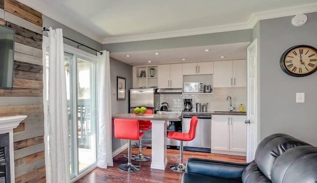 Blue Mountain Luxury Studio - Crave TV