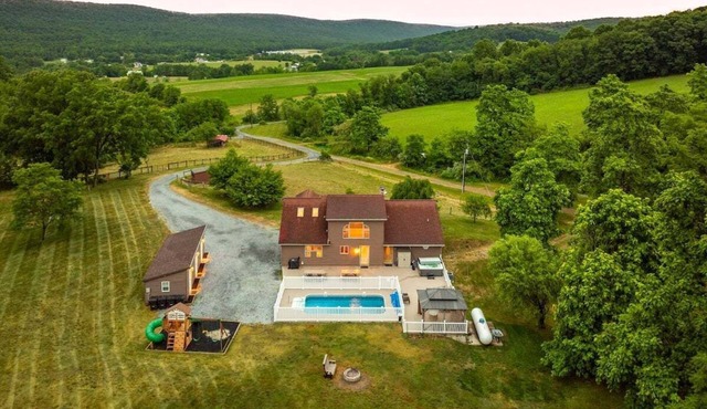 Blue mountain retreat